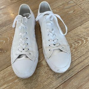 Men’s white leather converse shoes